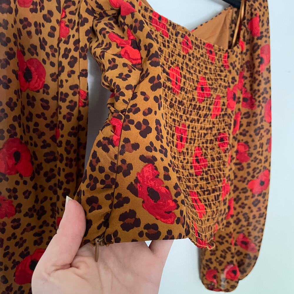 ASTR Animal Leopard Print Floral Shirred V-Neck Blouse Crop Top sz S - Picture 13 of 13